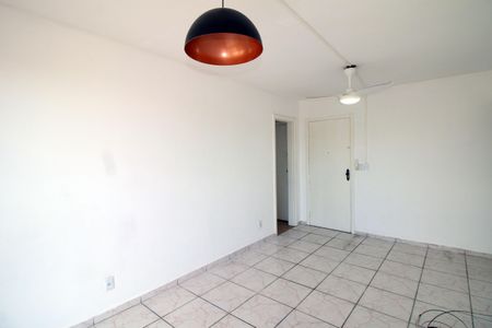 Sala de apartamento para alugar com 3 quartos, 85m² em Penha, Rio de Janeiro