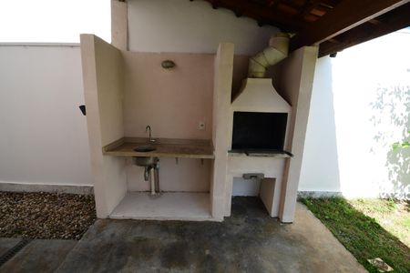 Casa de condomínio para alugar com 125m², 3 quartos e 2 vagasChurrasqueira
