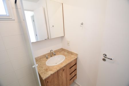 Casa de condomínio para alugar com 125m², 3 quartos e 2 vagasBanheiro Social