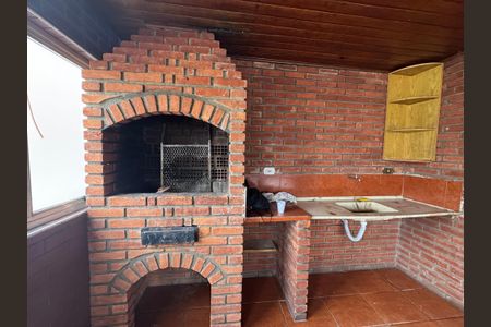 Casa à venda com 80m², 4 quartos e 2 vagasChurrasqueira