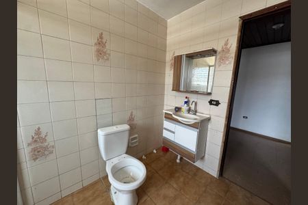 Casa à venda com 80m², 4 quartos e 2 vagasBanheiro 2