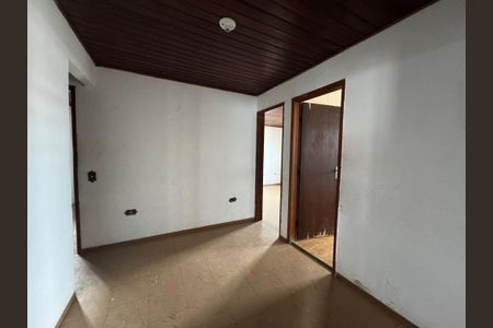 Casa à venda com 80m², 4 quartos e 2 vagasCorredor