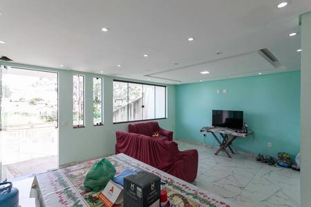 Casa para alugar com 170m², 4 quartos e 3 vagasSala