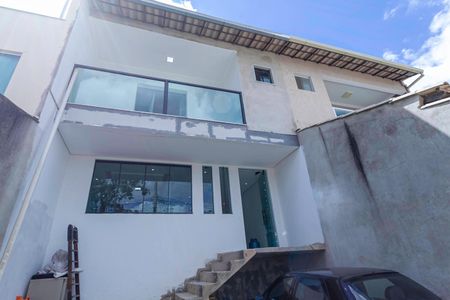 Casa para alugar com 170m², 4 quartos e 3 vagasFachada