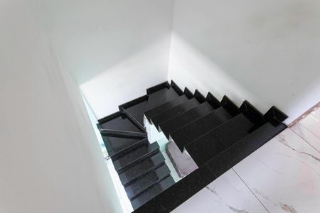 Casa para alugar com 170m², 4 quartos e 3 vagasEscada