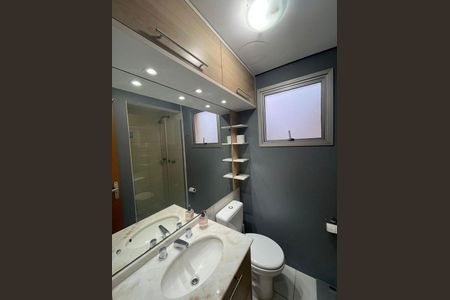 Banheiro  de apartamento para alugar com 3 quartos, 54m² em Nonoai, Porto Alegre