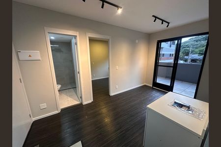 Sala de apartamento à venda com 2 quartos, 52m² em Jardim São Luís, São Paulo