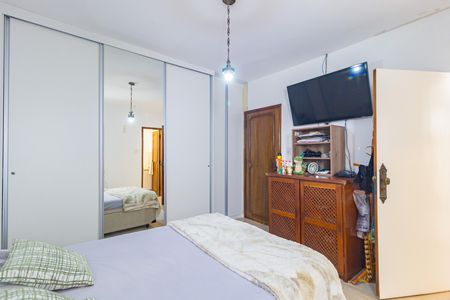 Casa à venda com 270m², 4 quartos e 2 vagas Casa à venda com 270m², 4 quartos e 2 vagasQuarto 4 - Suíte