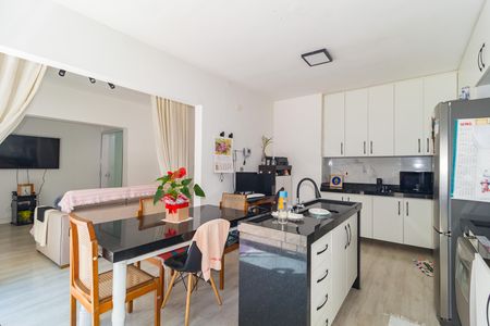 Casa à venda com 270m², 4 quartos e 2 vagas Casa à venda com 270m², 4 quartos e 2 vagasCozinha