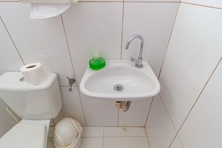 Casa à venda com 270m², 4 quartos e 2 vagas Casa à venda com 270m², 4 quartos e 2 vagasDetalhe - Lavabo 2