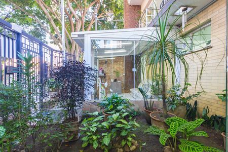 Casa à venda com 270m², 4 quartos e 2 vagas Casa à venda com 270m², 4 quartos e 2 vagasJardim