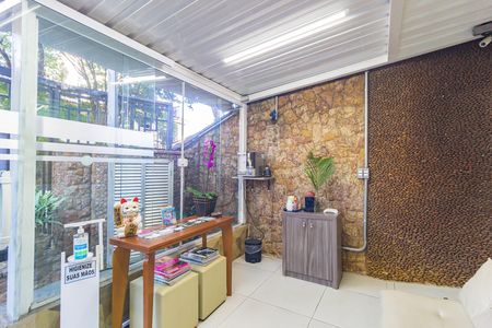 Casa à venda com 270m², 4 quartos e 2 vagas Casa à venda com 270m², 4 quartos e 2 vagasHall de entrada