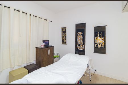 Casa à venda com 270m², 4 quartos e 2 vagas Casa à venda com 270m², 4 quartos e 2 vagasQuarto 1