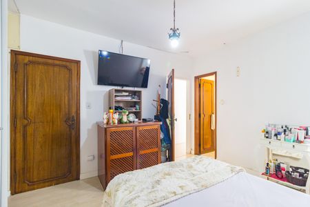 Casa à venda com 270m², 4 quartos e 2 vagas Casa à venda com 270m², 4 quartos e 2 vagasQuarto 4 - Suíte