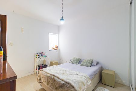 Casa à venda com 270m², 4 quartos e 2 vagas Casa à venda com 270m², 4 quartos e 2 vagasQuarto 4 - Suíte