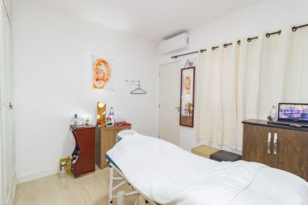Casa à venda com 270m², 4 quartos e 2 vagas Casa à venda com 270m², 4 quartos e 2 vagasQuarto 1