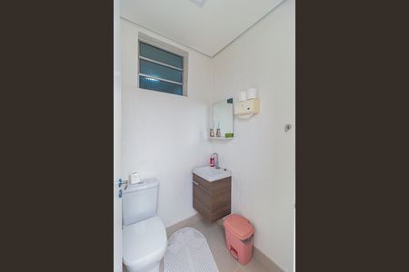 Casa à venda com 270m², 4 quartos e 2 vagas Casa à venda com 270m², 4 quartos e 2 vagasLavabo 1