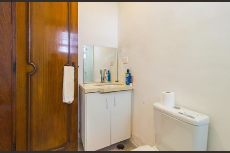 Casa à venda com 270m², 4 quartos e 2 vagas Casa à venda com 270m², 4 quartos e 2 vagasBanheiro - Suíte