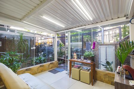 Casa à venda com 270m², 4 quartos e 2 vagas Casa à venda com 270m², 4 quartos e 2 vagasHall de entrada