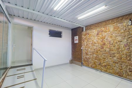 Casa à venda com 270m², 4 quartos e 2 vagas Casa à venda com 270m², 4 quartos e 2 vagasGaragem