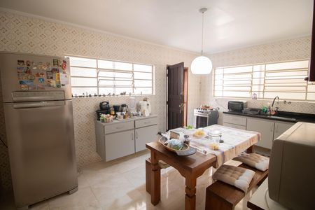 Casa para alugar com 173m², 3 quartos e 2 vagas Casa para alugar com 173m², 3 quartos e 2 vagasCOZINHA