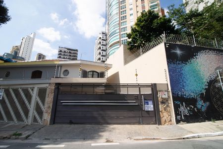 Casa para alugar com 173m², 3 quartos e 2 vagas Casa para alugar com 173m², 3 quartos e 2 vagasFACHADA