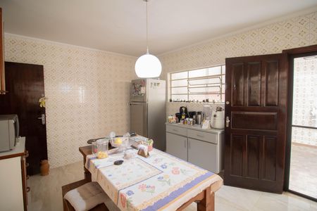 Casa para alugar com 173m², 3 quartos e 2 vagas Casa para alugar com 173m², 3 quartos e 2 vagasCOZINHA