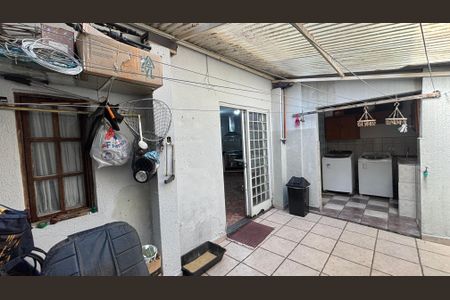 Casa à venda com 220m², 3 quartos e 2 vagasÁrea de Serviço