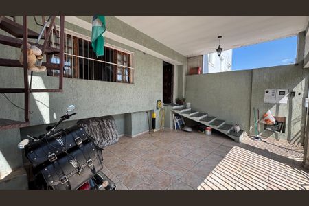 Casa à venda com 220m², 3 quartos e 2 vagasGaragem