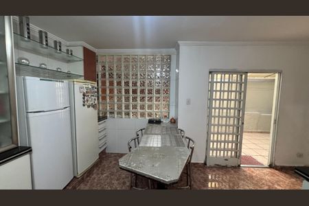 Casa à venda com 220m², 3 quartos e 2 vagasCozinha