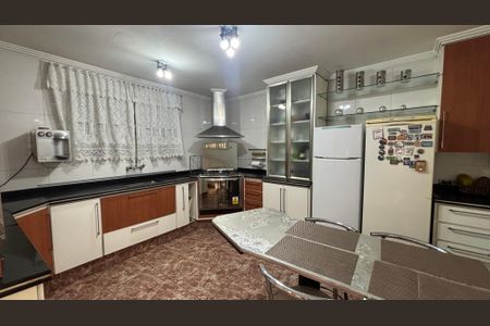 Casa à venda com 220m², 3 quartos e 2 vagasCozinha