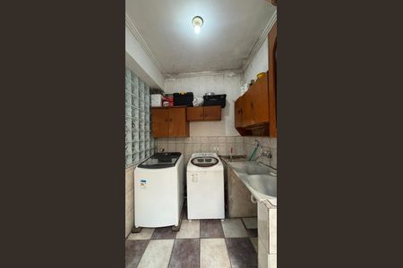 Casa à venda com 220m², 3 quartos e 2 vagasÁrea de Serviço