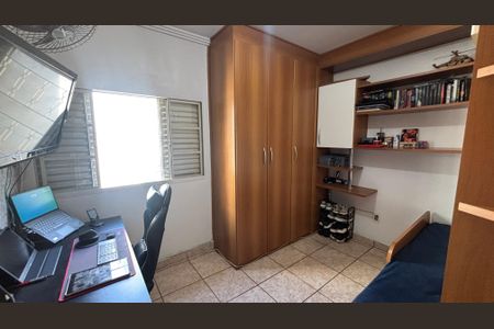 Casa à venda com 220m², 3 quartos e 2 vagasQuarto 2