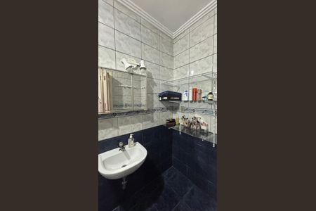 Casa à venda com 220m², 3 quartos e 2 vagasBanheiro da Suíte