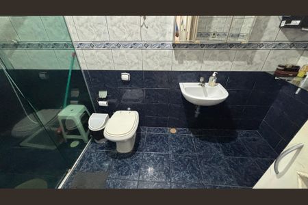 Casa à venda com 220m², 3 quartos e 2 vagasBanheiro da Suíte