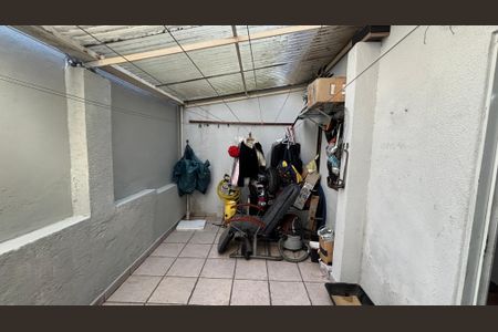 Casa à venda com 220m², 3 quartos e 2 vagasÁrea de Serviço