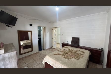 Casa à venda com 220m², 3 quartos e 2 vagasSuite