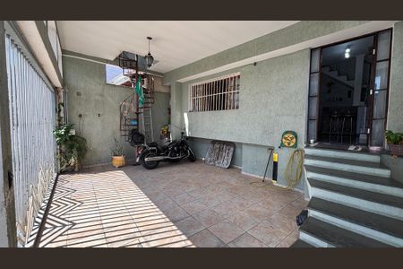 Casa à venda com 220m², 3 quartos e 2 vagasGaragem