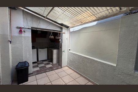 Casa à venda com 220m², 3 quartos e 2 vagasÁrea de Serviço