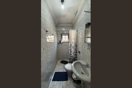 Casa à venda com 220m², 3 quartos e 2 vagasBanheiro