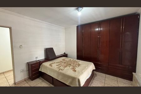 Casa à venda com 220m², 3 quartos e 2 vagasSuite