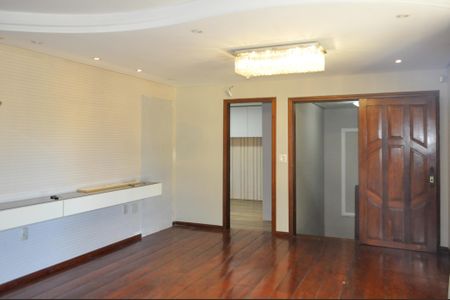 Casa para alugar com 200m², 3 quartos e 1 vagaSala 