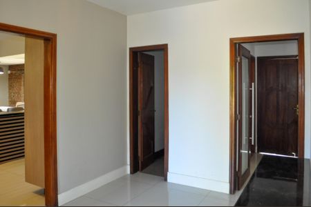 Casa para alugar com 200m², 3 quartos e 1 vagaHall de entrada 