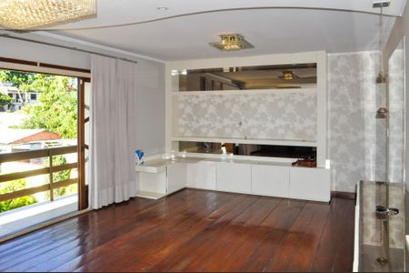 Sala  de casa para alugar com 3 quartos, 200m² em Partenon, Porto Alegre