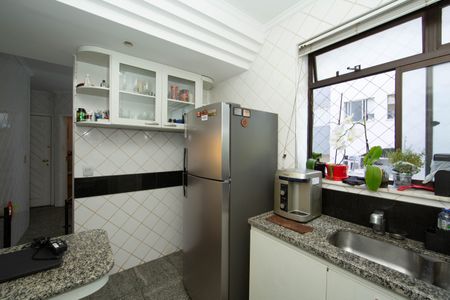 Apartamento à venda com 150m², 3 quartos e 2 vagasCOZINHA