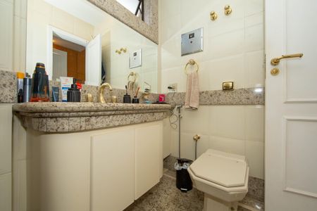 Apartamento à venda com 150m², 3 quartos e 2 vagasBANHEIRO3