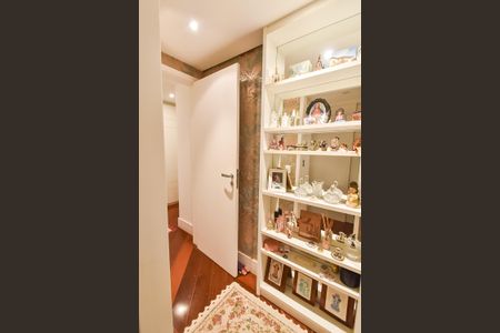 Apartamento à venda com 172m², 3 quartos e 3 vagasSuíte 2