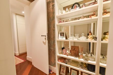 Apartamento à venda com 172m², 3 quartos e 3 vagasSuíte 2