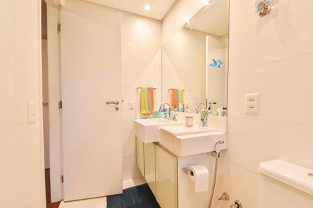 Apartamento à venda com 172m², 3 quartos e 3 vagasBanheiro da suíte 3