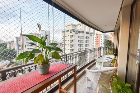 Apartamento à venda com 172m², 3 quartos e 3 vagasVaranda